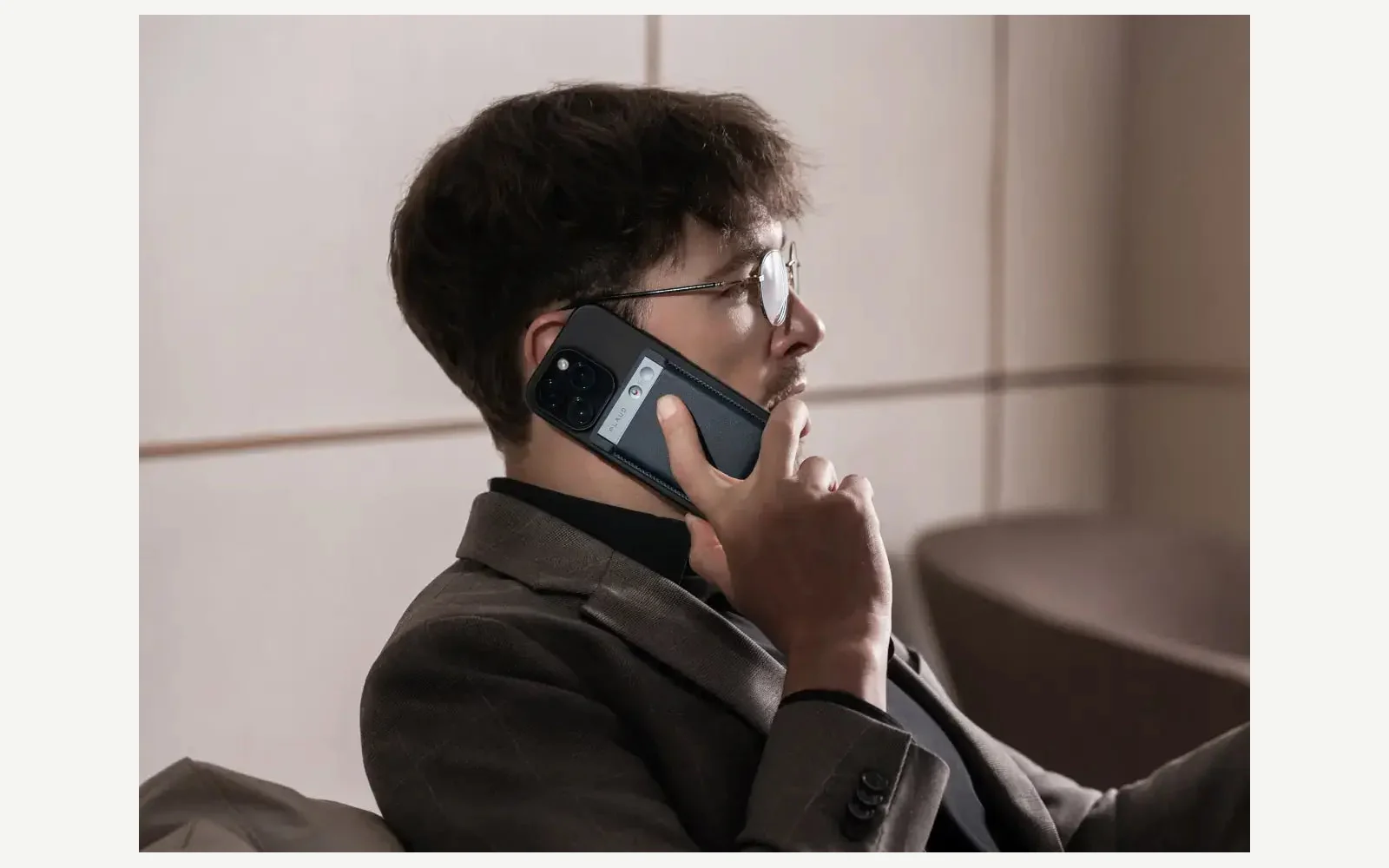 Plaud Note présenté lors d’un appel téléphonique